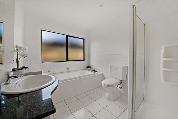 25 Erne Crescent East Tamaki_13