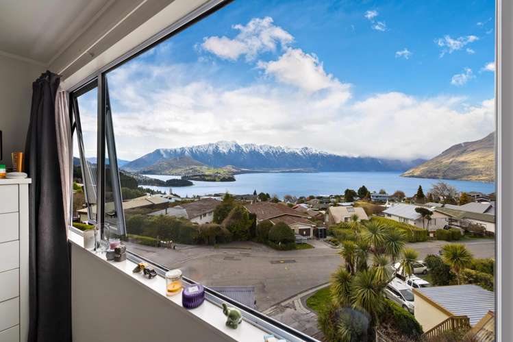 32 Avalon Crescent Fernhill/Sunshine Bay_9