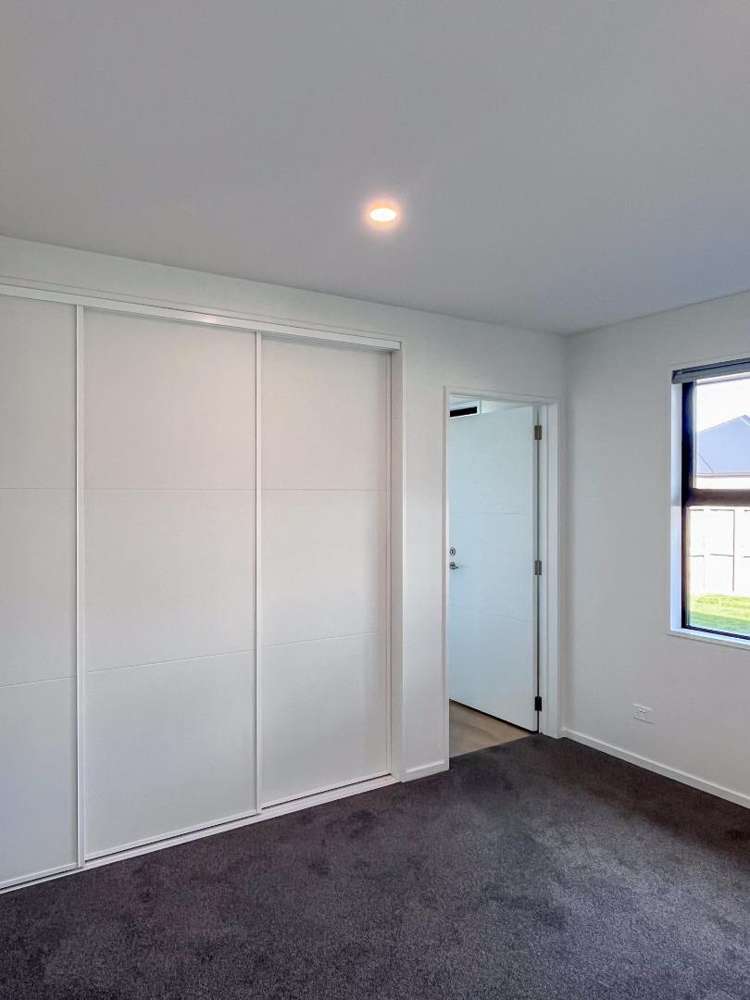 28 Accadia Drive 11103_10