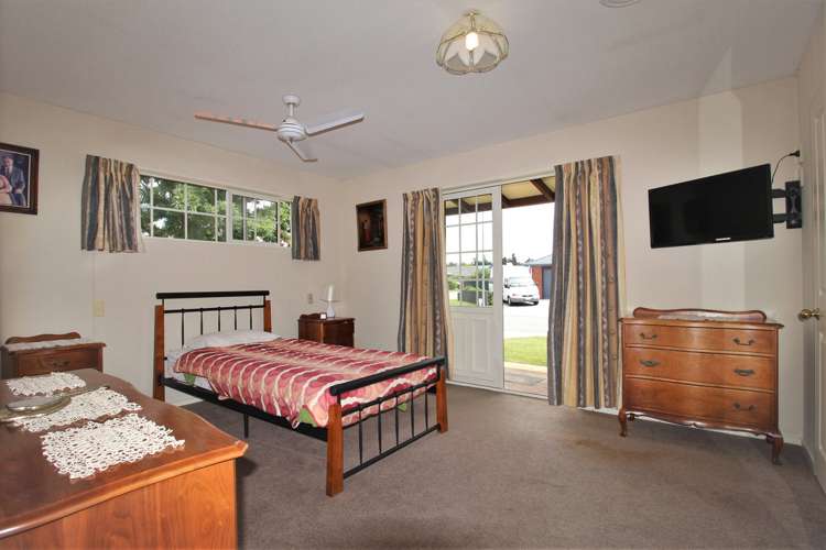 2 Fir Close Alexandra_9