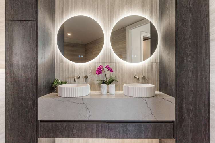 2/21 Eastcliffe Road Castor Bay_22