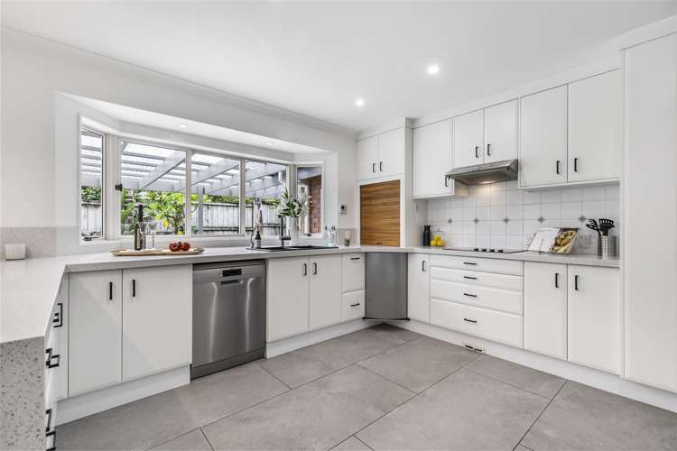 6 Canonbie Place East Tamaki Heights_18