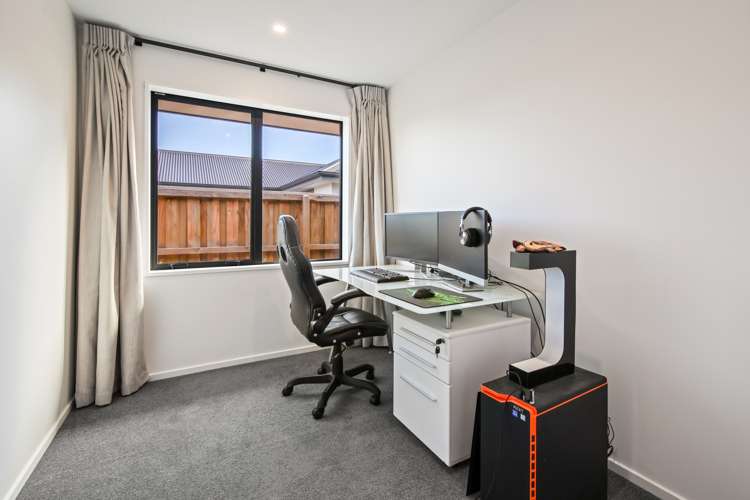 10 Crossley Avenue Woodend_11