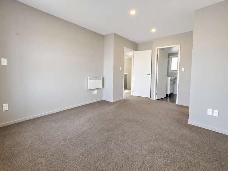  A/5 Adelaide Street Petone_16