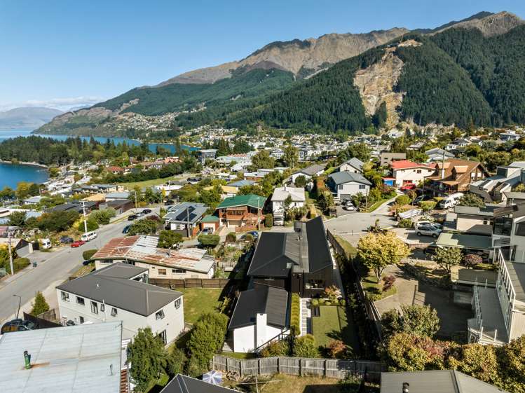 3 Panorama Place Queenstown_36