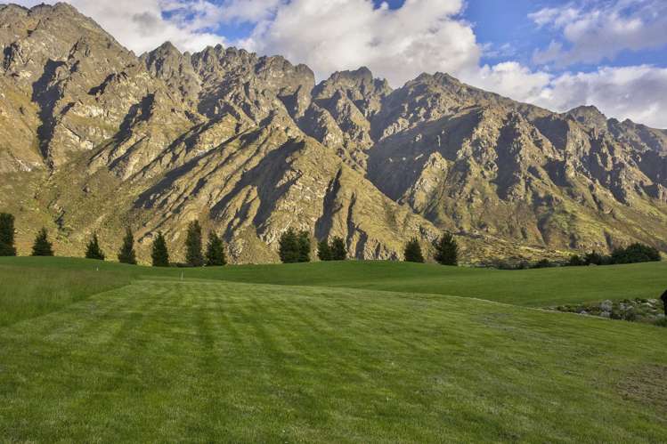 13 Pendeen Crescent Jacks Point_3