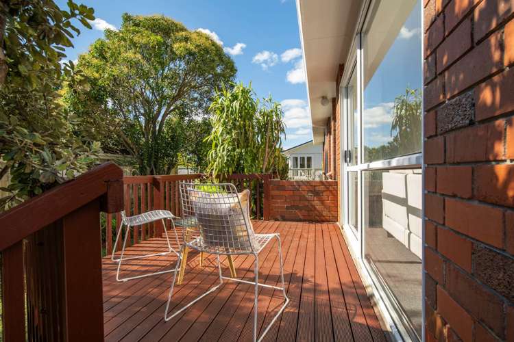 2/8 Kaipatiki Road Glenfield_18