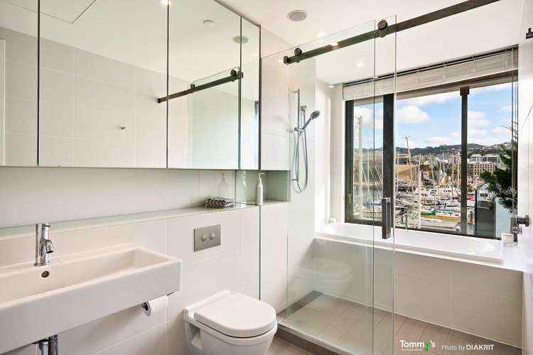 2c/2 Clyde Quay Wharf Te Aro_13