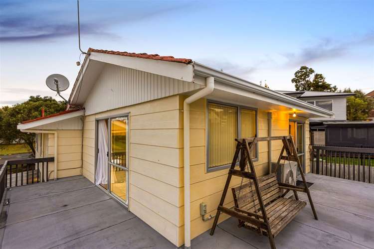 8 Sari Place Massey_18