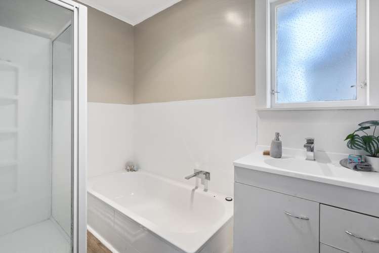 14 Wetherby Grove Wainuiomata_15