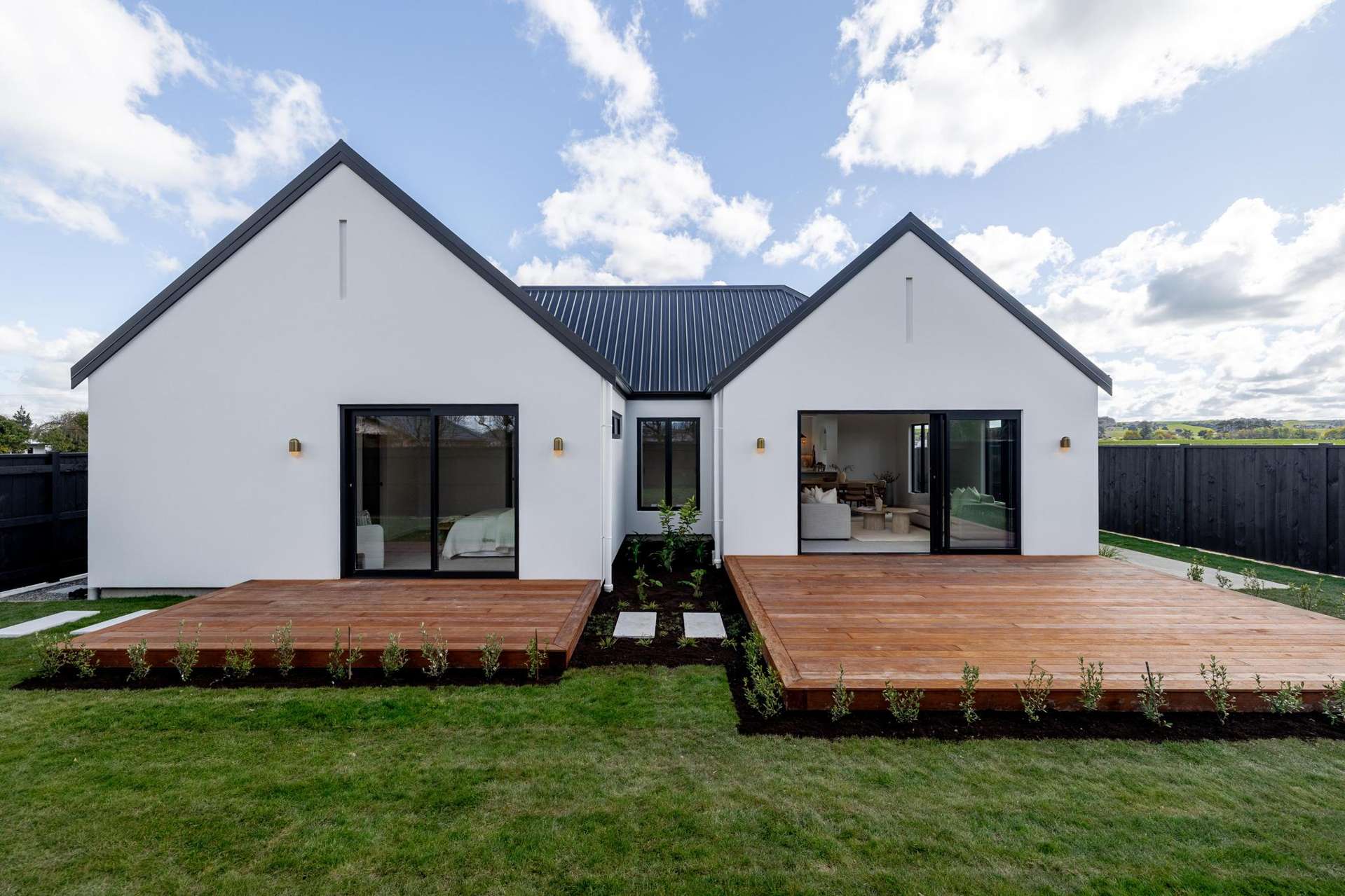 6 Parkside Avenue (off Roots Street East) Feilding_0