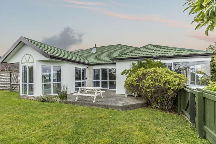 1 Tombane Terrace Papakowhai_16