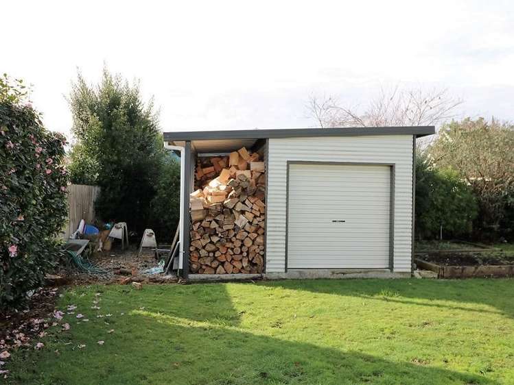 134 Broadway Carterton_14