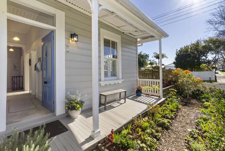 7 High Street Devonport_13
