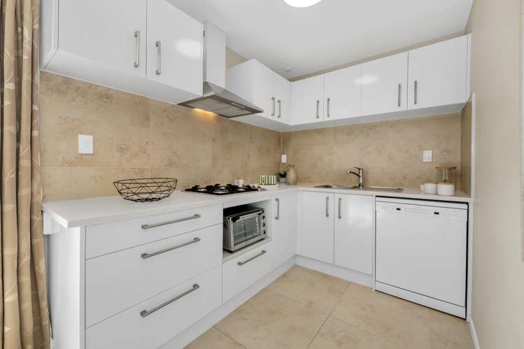 32 Haseler Crescent Mellons Bay_15
