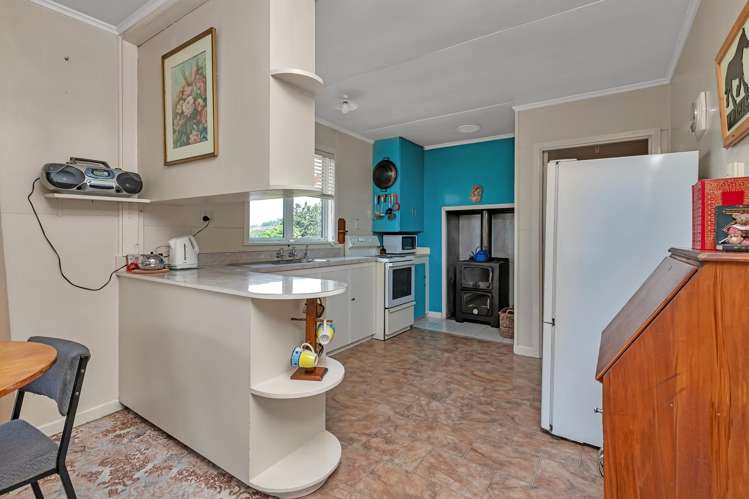 37 Valley View Road Otaika_35