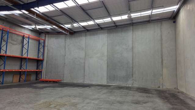 6/17 Airpark Drive Mangere_4