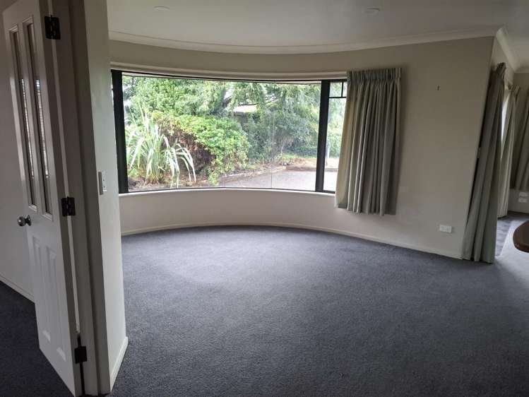 24 Oaklands Drive 11373_10