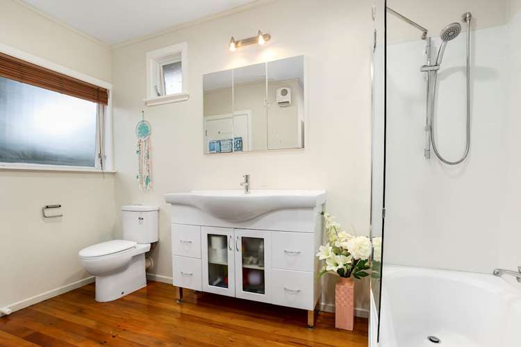 536 West Coast Road Oratia_14