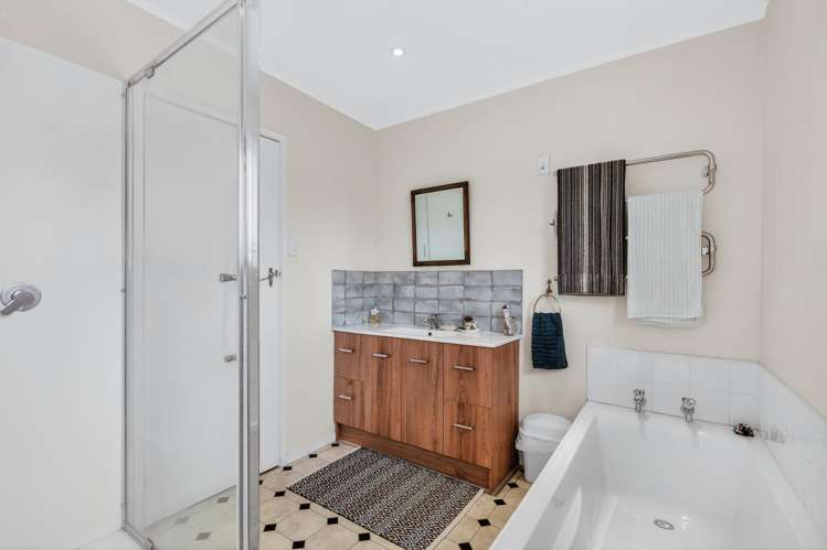 1360 River Road Broadlands_13