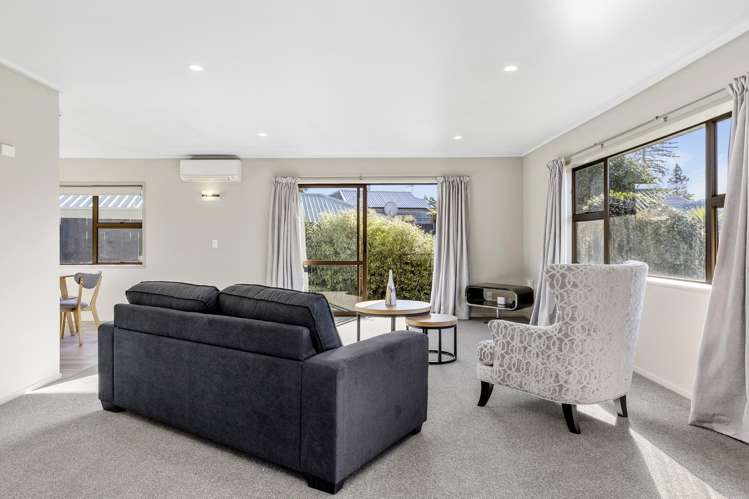 2/7 Kathleen Place Rainbow Point_4