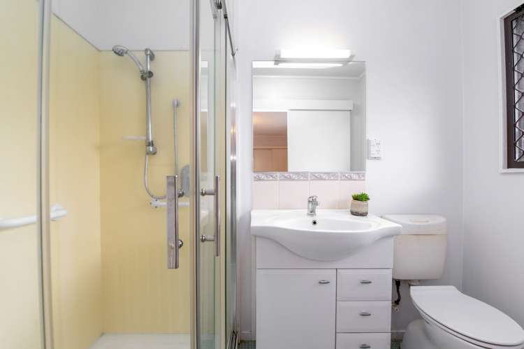 42 Robertson Street Glenholme_13