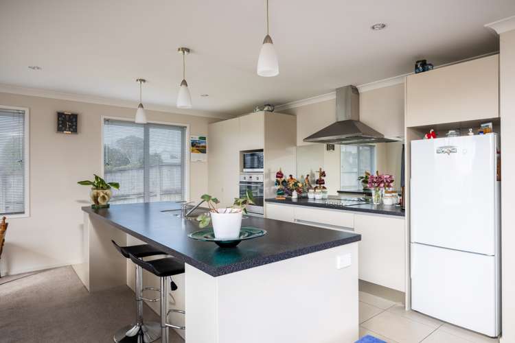 1 Honeyfield Drive Whalers Gate_16