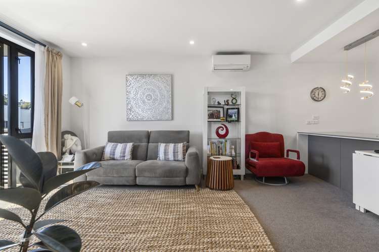 202/1 Kimiora Street Three Kings_5