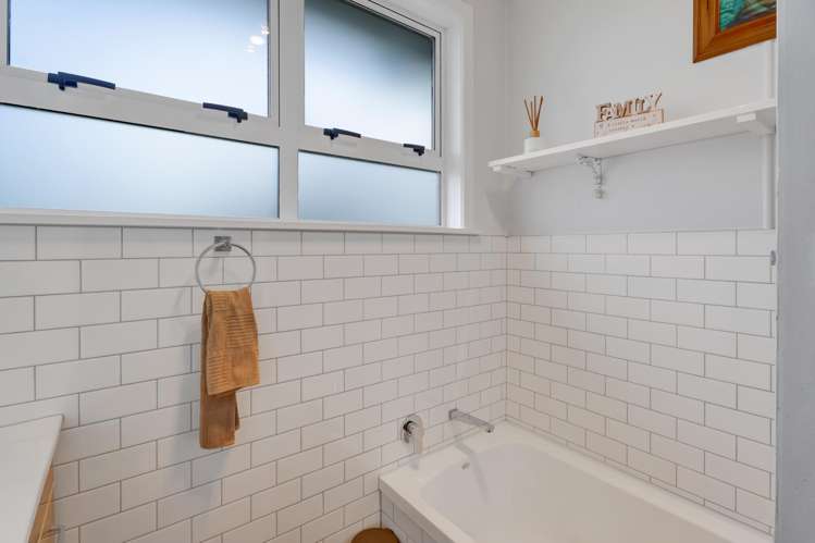 114 Fairfield Road Hawera_13