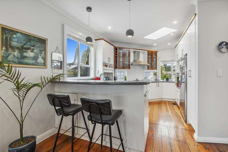 101 Apu Crescent Lyall Bay_6