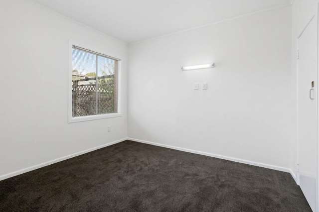 2/115B Landscape Road Mt Eden_3