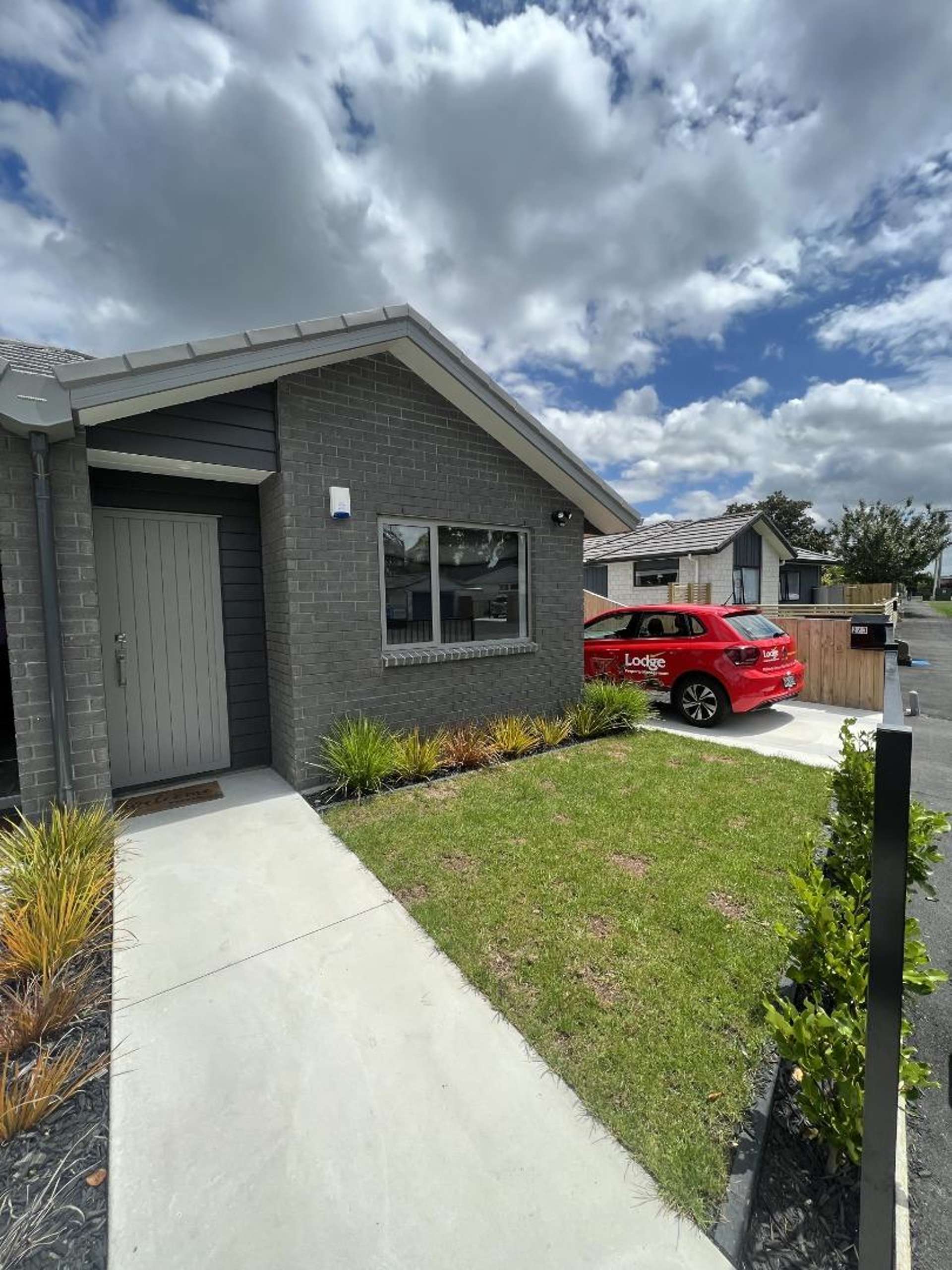 2/3 Daisy Street 1055_0