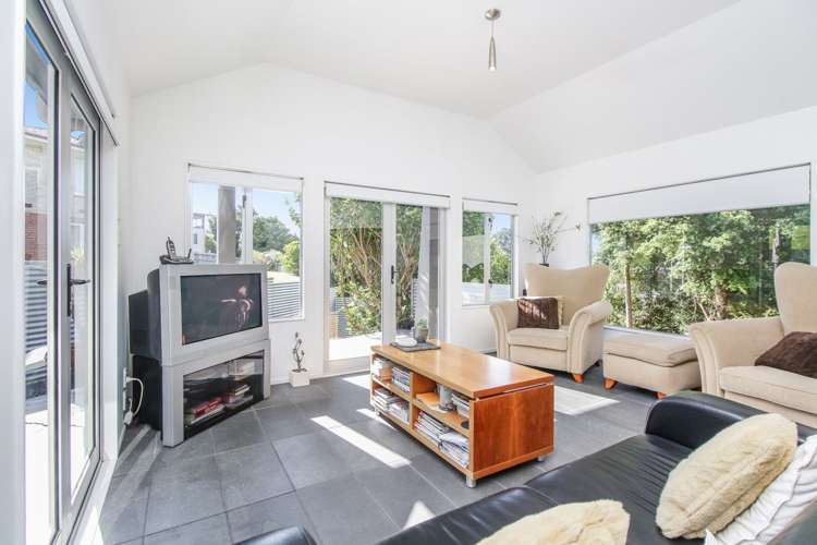 41 Raymond Terrace Northcote_6