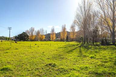 315 & 315A Woollams Avenue_2