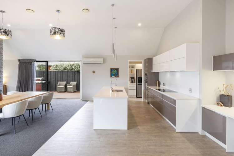 6 Waterstock Way Parklands_6