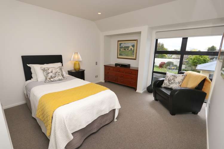 99 Oak Grove Ashburton_14