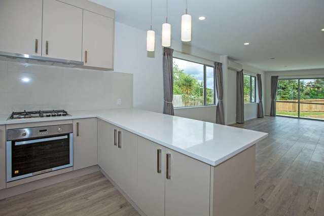 STYLISH FANTASTIC FOUR BEDROOM!!