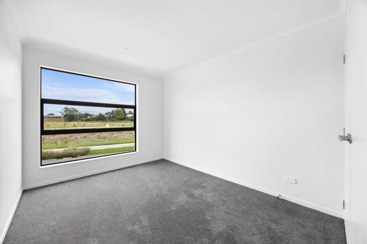 121 Otuwairoa Esplanade Papakura_16