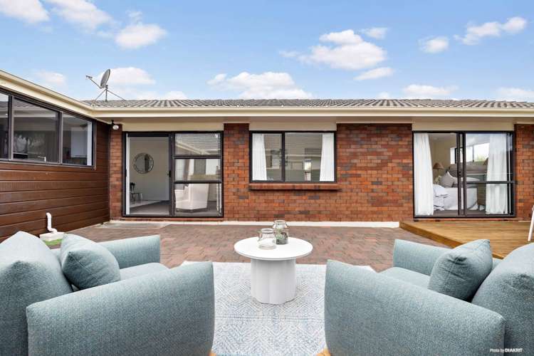 32 Lexington Drive Botany Downs_14