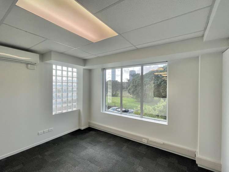 34 Barrys Point Road Takapuna_6