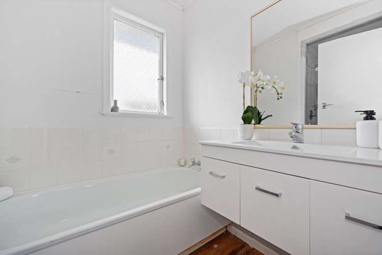 16 Te Anau Place Glenview_9