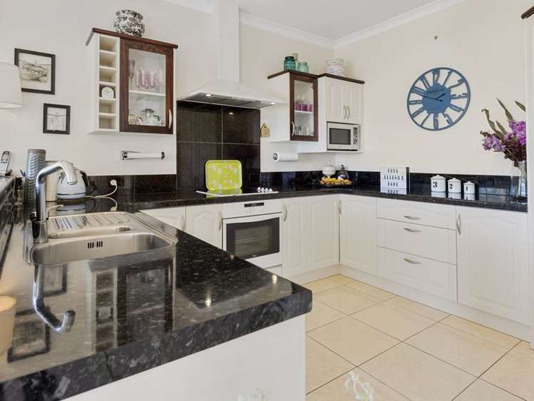 27 Orion Drive Welcome Bay_5