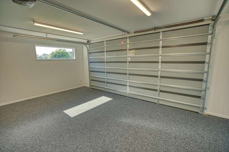 160 Coulson Road Paroa_30