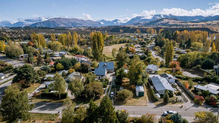 18 Dale Street Albert Town_4