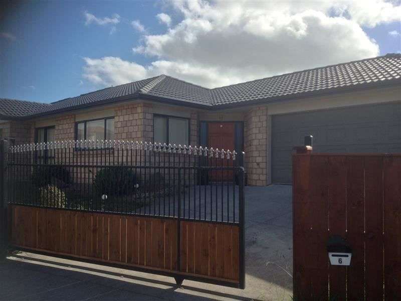 6 Riverglade Parkway Te Atatu South Waitakere City Houses for