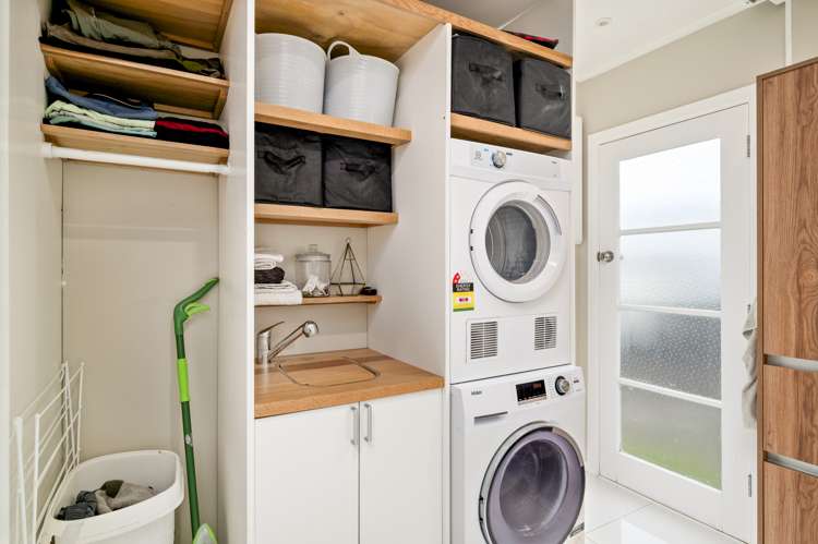 18b Basley Road Owhata_5