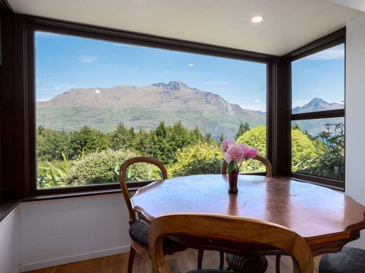 85 Arawata Terrace Fernhill/Sunshine Bay_19