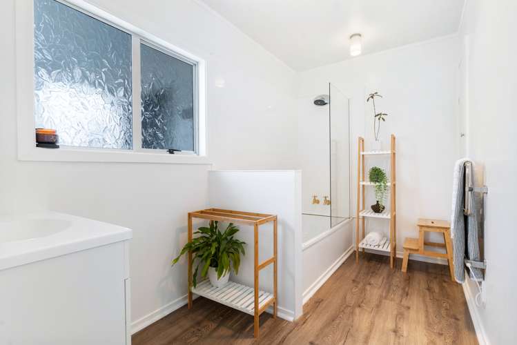 15b Aeroview Drive Beach Haven_9