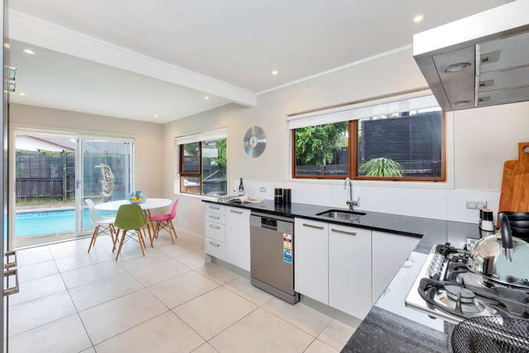 10 Matuhi Rise Henderson_9