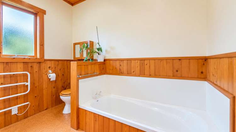 242 Tony Avenue Thames_10